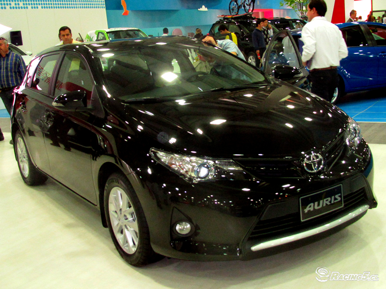 Xii Salón Del Automóvil De Santiago Toyota Realiza El Estreno Latinoamericano Del Nuevo Auris