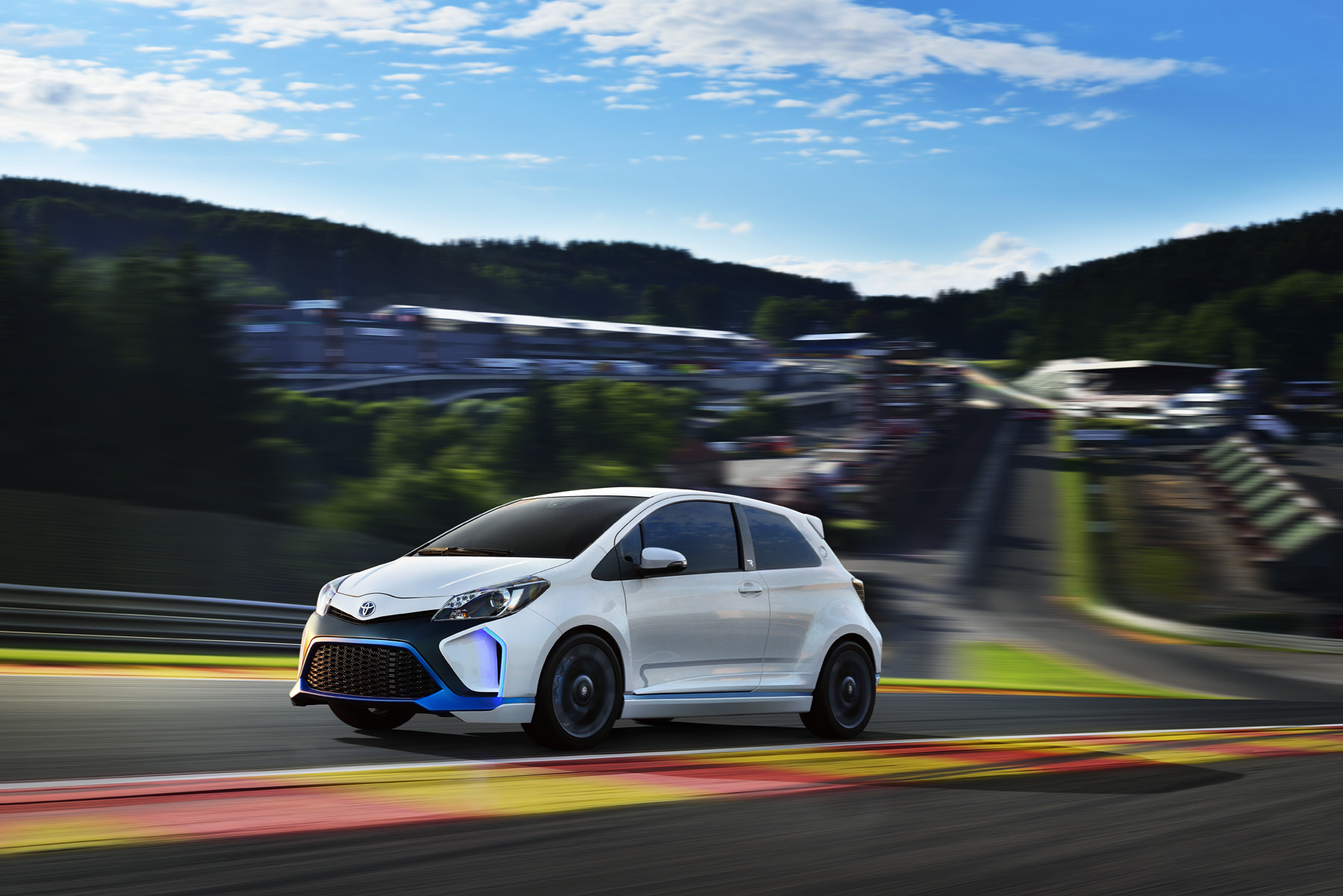 Im genes Revelado Completamente El Nuevo Toyota Yaris Hybrid R Concept