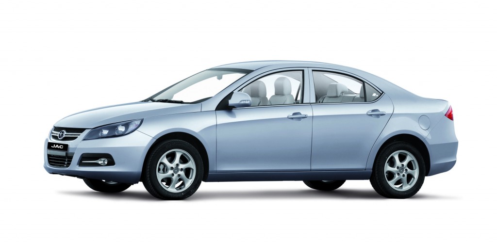 Jac B15: Un chino vestido como un italiano