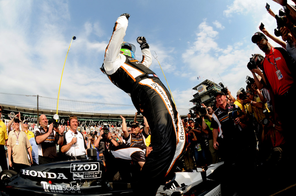 IndyCar: Alex Tagliani asegura la pole position para las 500 Millas de Indianapolis