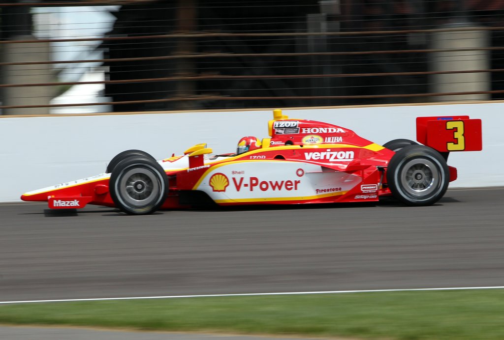 Indy 500: Helio Castroneves marca el mejor tiempo en último día antes de las clasificaciones