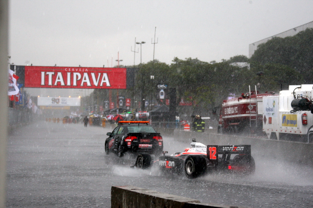 IndyCar: Lluvia torrencial obliga a posponer la parte final de la carrera para mañana lunes, 9 AM de Brasil