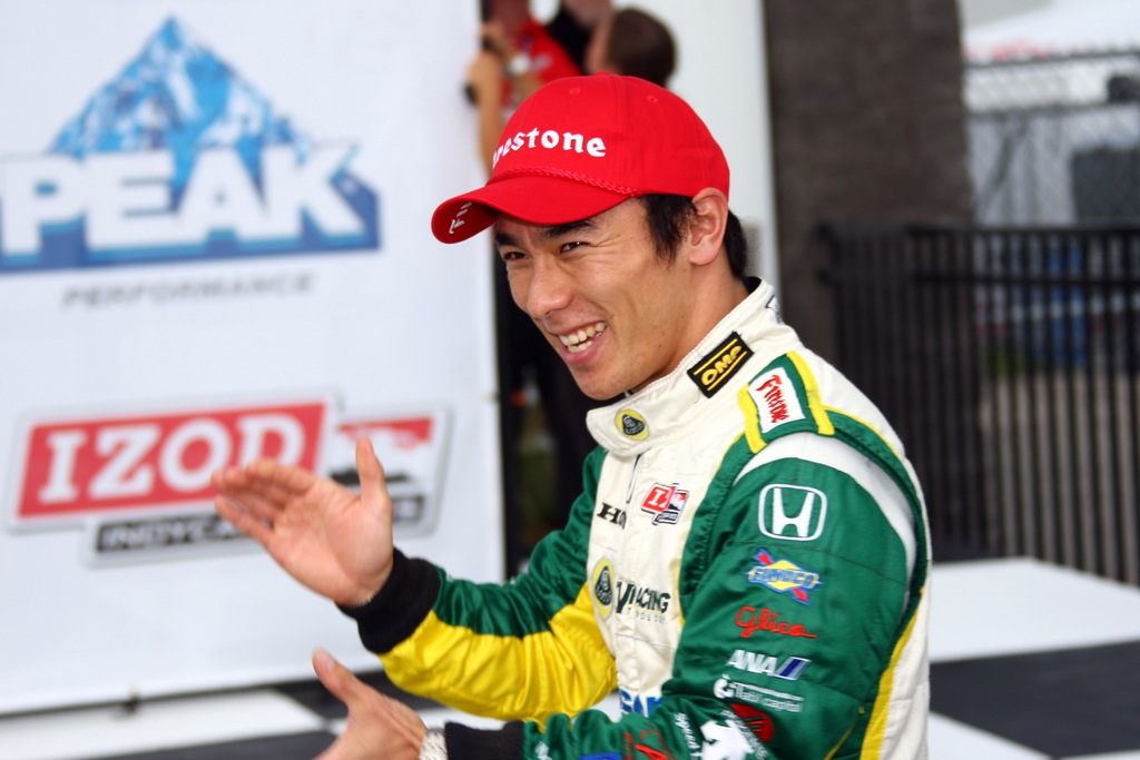 Takuma Sato es el primer japonés que logra la pole-position en la IZOD IndyCar Series. También logró la primera pole-position para KV Racing. (Imagen: Chris Jones, IndyCar Media)