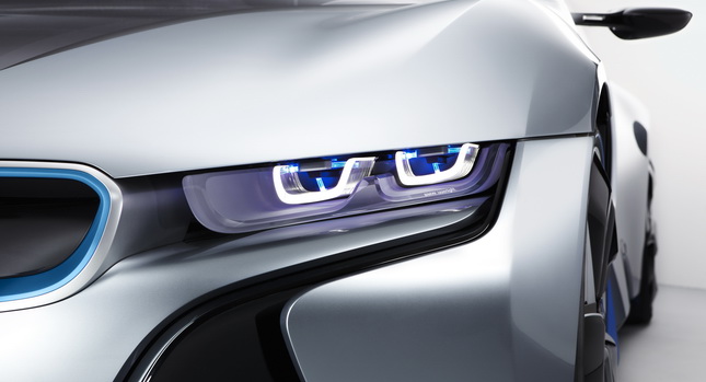 BMW nos muestra el sendero luminoso, gracias a la tecnología láser