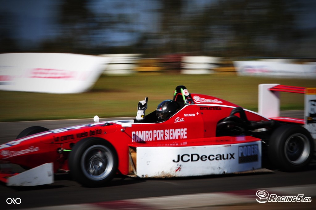 R5 Awards: Martín Scuncio, el Mejor Piloto Nacional del 2011