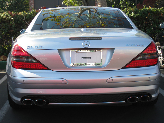 Se revela el mito de porque Steve Jobs no usaba placas patentes en su Mercedes Benz SL55 AMG