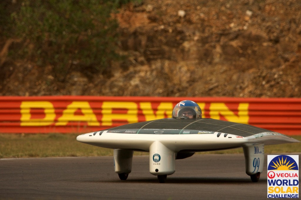 Autos solares: Hoy comienza World Solar Challenge 2011 en Australia. Equipo chileno «Eolian» clasificó 28°