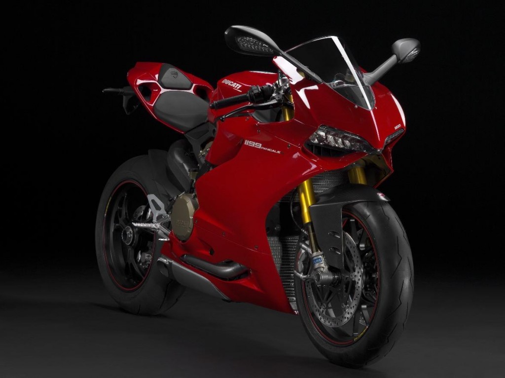 Ducati lanza su nueva 1199 con todo el estilo de Hollywood