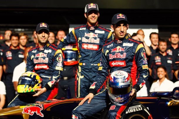 ¿Ascenso o descenso? Sebastien Buemi firma como piloto tester de Red Bull Racing para 2012