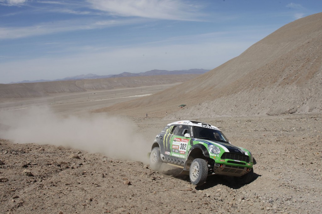 Dakar 2012, Etapa 10 Autos: Gordon con puros problemas, Peterhansel se prueba la décima corona