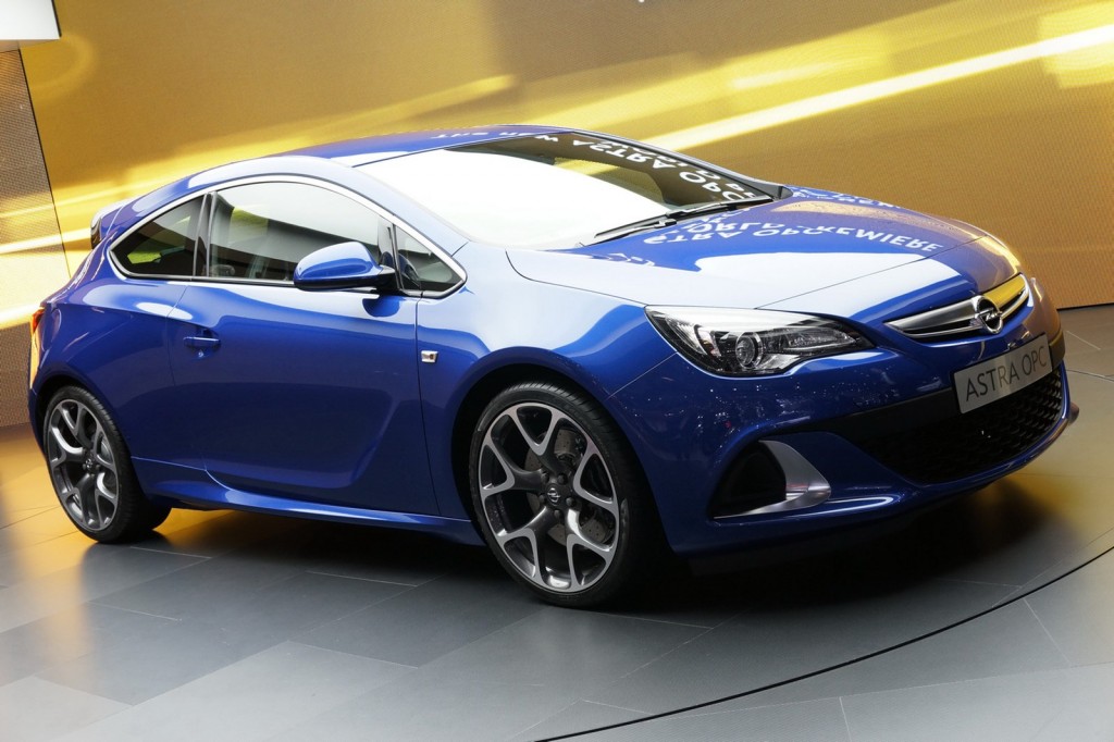 Salón de Ginebra: Opel hace el lanzamiento global del Astra OPC y del crossover Mokka celebrando sus 150 años de historia