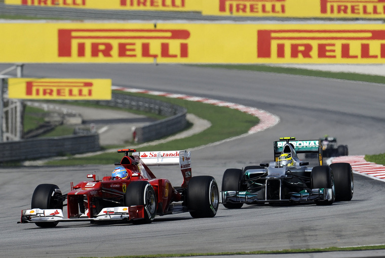 Fórmula 1: Fernando Alonso vence en un Gran Premio de Malasia para recordar, «Checo» Pérez fue segundo