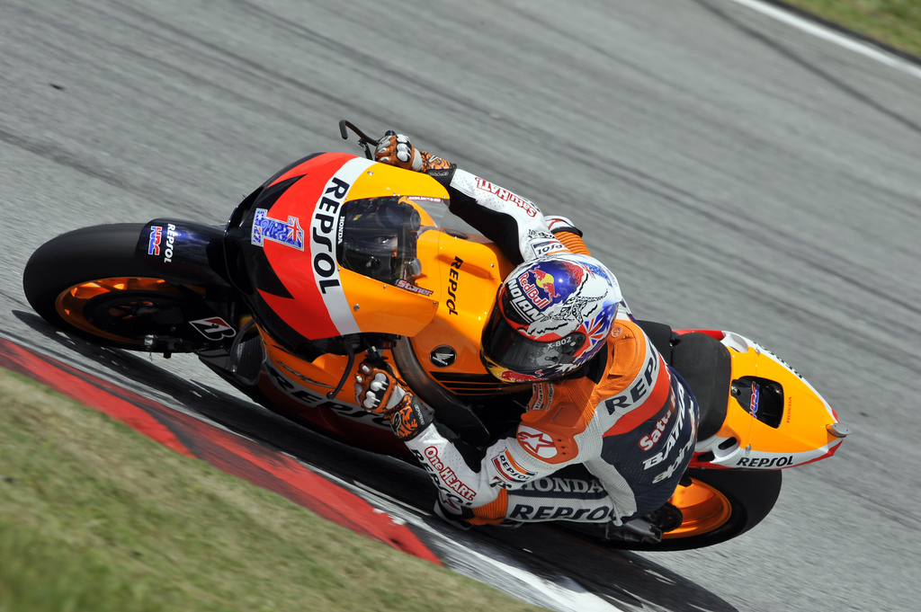 MotoGP: Casey Stoner logra la pole position en Barcelona