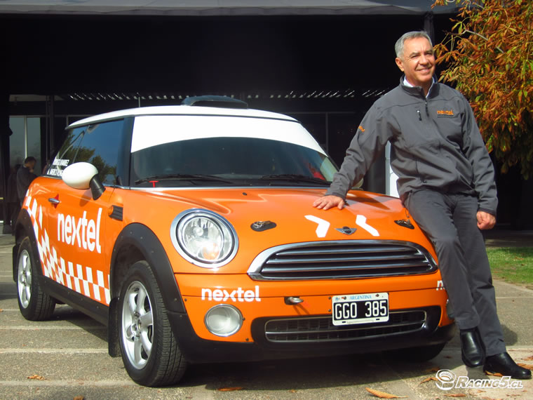 Eliseo Salazar y Nextel presentan equipo para darle oportunidades a pilotos jóvenes en el Rally Mobil
