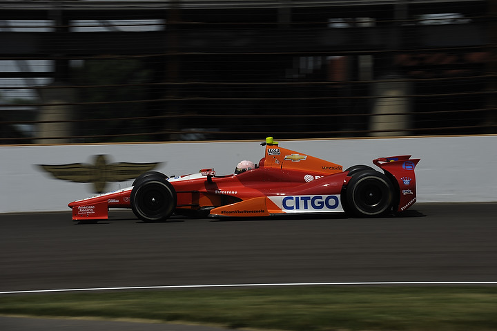 Ernesto José Viso orgulloso de su noveno lugar en la clasificación para las 500 Millas de Indianapolis