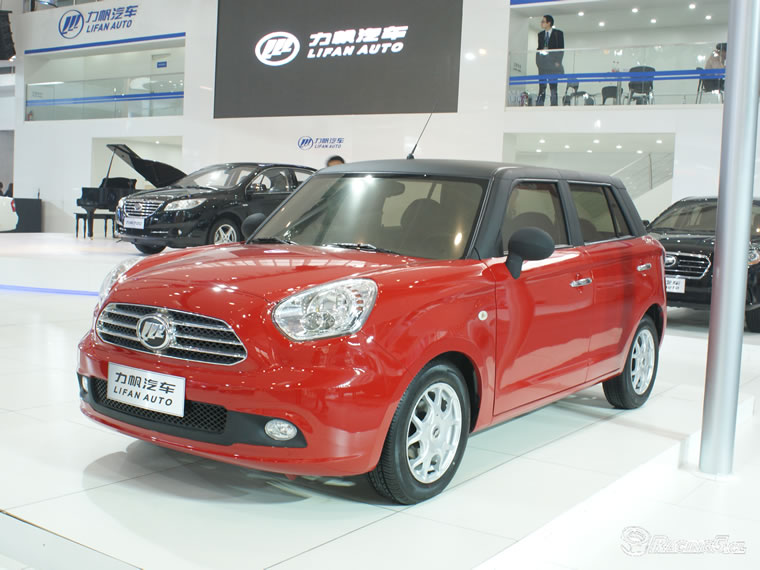 Lifan presentó la nueva generación del 320 en el Salón de Beijing