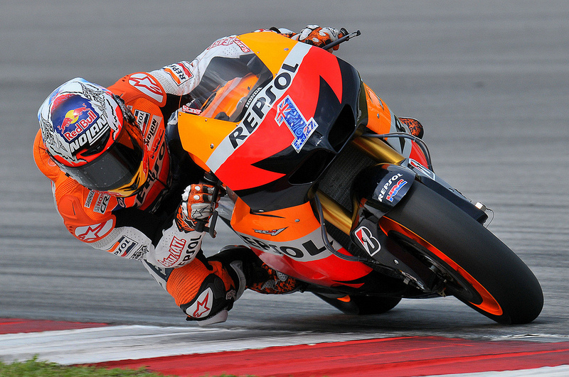 MotoGP: Casey Stoner marca la pole position en Estoril