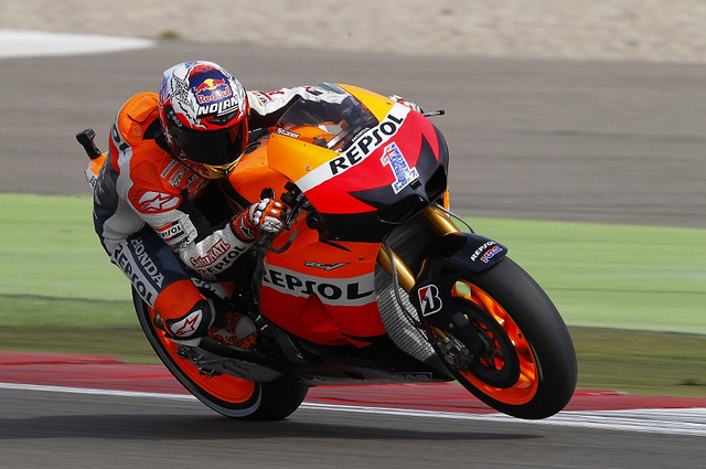 MotoGP: Casey Stoner logra la pole position en Assen
