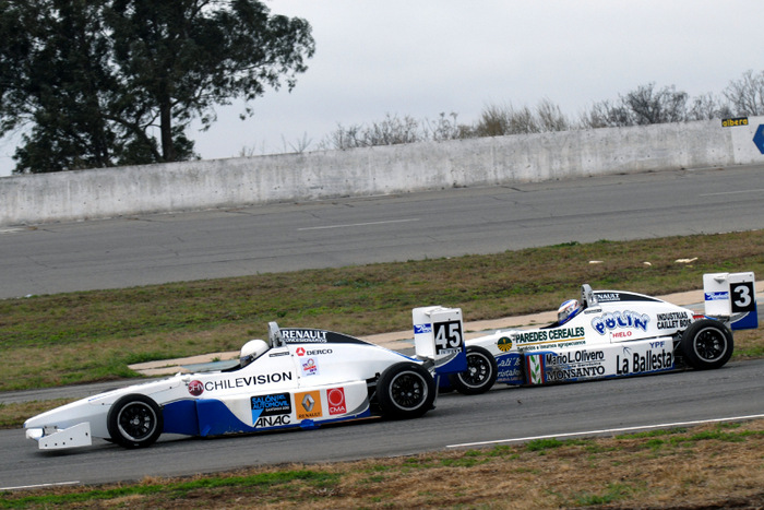 Fórmula Renault argentina: Felipe Schmauk rozó el top ten en Rafaela y Sebastián Valenzuela no largó