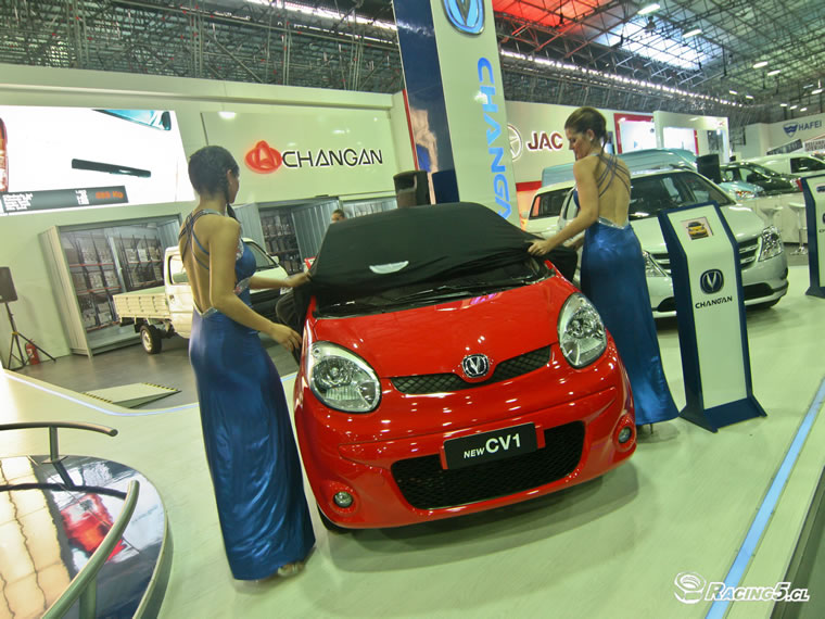 XII Salón del Automóvil de Santiago: Changan acelera en su regreso al segmento de pasajeros