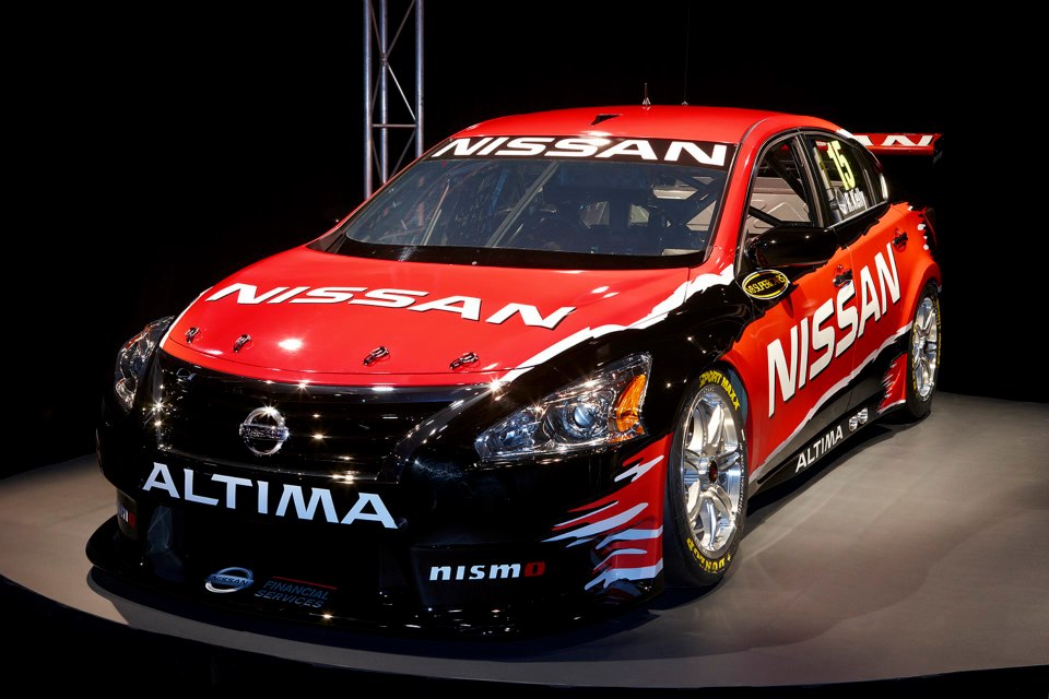 Imágenes: Nissan presenta su Altima para competir en los V8 Supercars australianos desde 2013