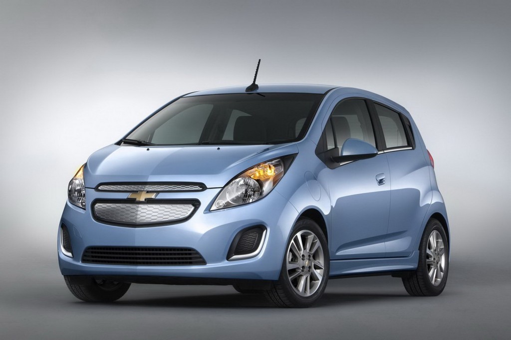 El Spark se pone las pilas: Chevrolet destapa al Spark EV previo a su estreno en el Salón de Los Angeles
