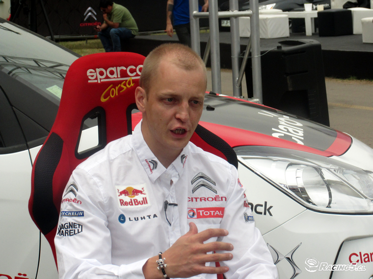 En imágenes: El movido día de Mikko Hirvonen en Chile