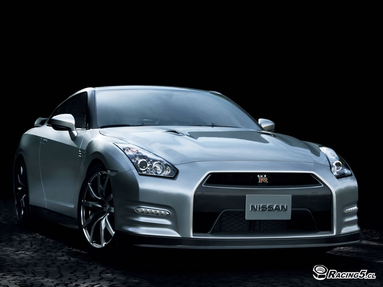 Mejorando hacia la perfección: Nissan presenta el GT-R 2013