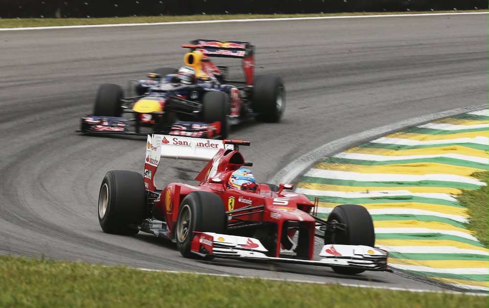 Fórmula 1: Crece la polémica por adelantamiento de Sebastian Vettel bajo banderas amarillas
