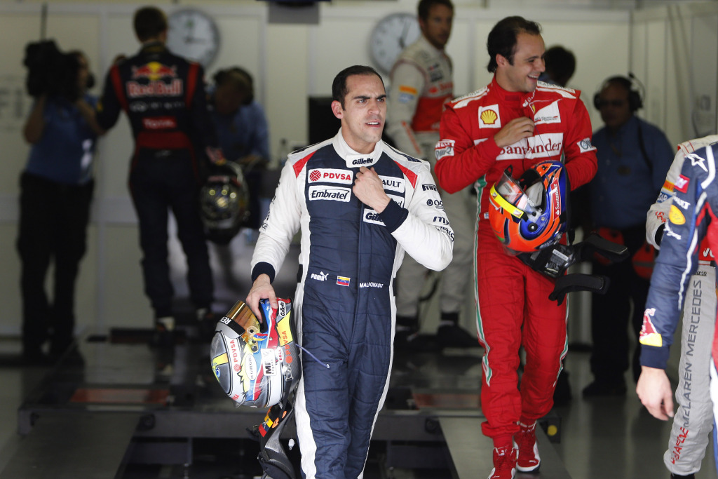 Fernando lo agradece: Pastor Maldonado penalizado con 10 puestos,  Alonso sube al séptimo lugar en la grilla