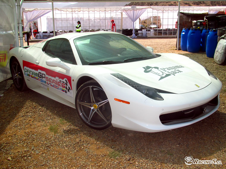 Racing5 TV: Hot lap a bordo de una Ferrari 458 Spider en el Autódromo Juvenal Jeraldo de La Serena
