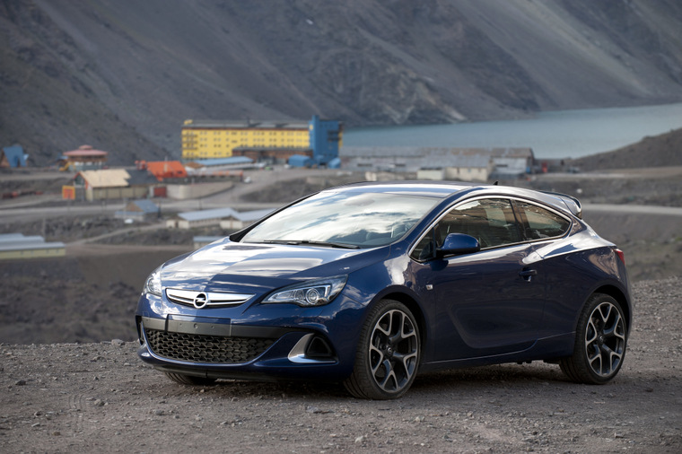 280 HP de pura emoción: Presentado en Chile el Opel Astra OPC más potente de la historia