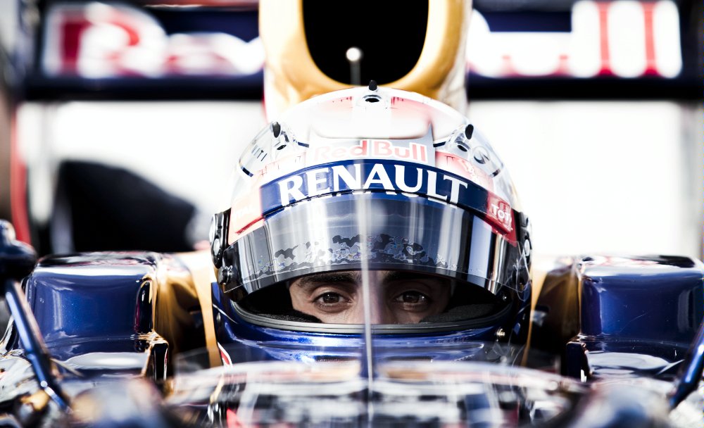 Te quedas conmigo: Red Bull mantiene a Sebastien Buemi como tercer piloto para el 2013