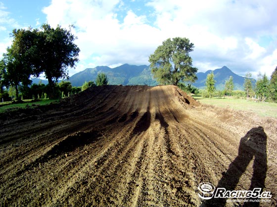 La lluvia también quiere ser parte del Supercross de Pucón 2013