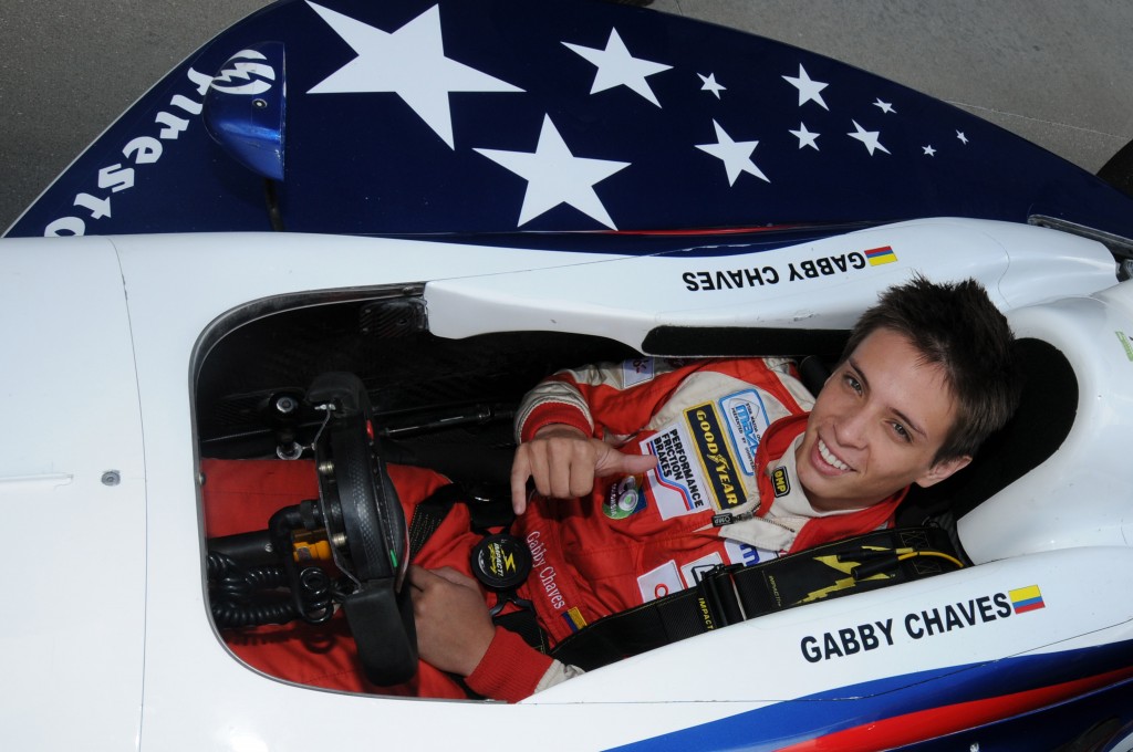 Mister Consistency va por más: Gabby Chaves se une al Schmidt Peterson Motorsports en la Indy Lights