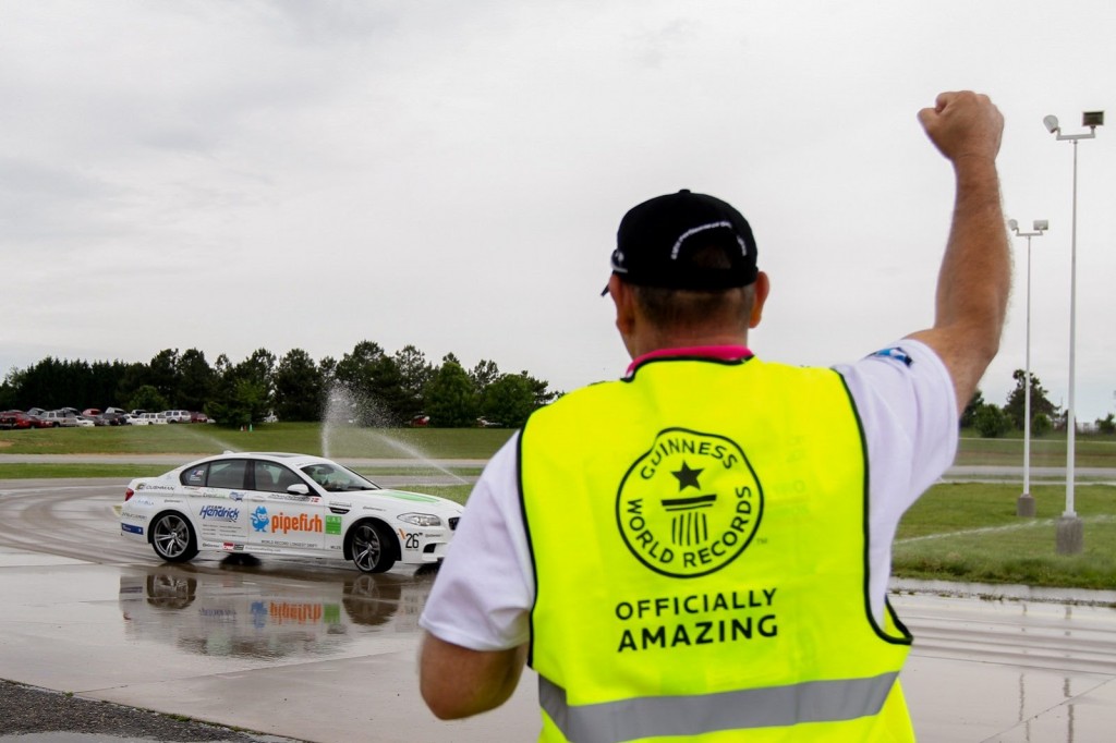 Eterno: Piloto de pruebas de BMW bate el récord de drift continuo
