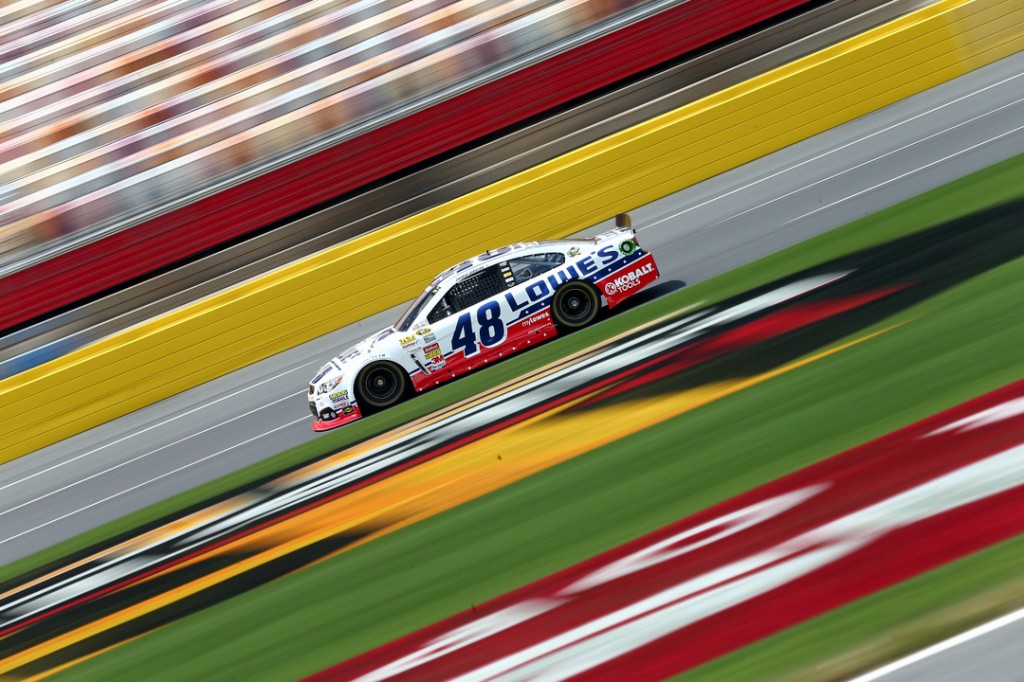 Videos: Dos cosas que solo pasan en el extraño mundo de NASCAR