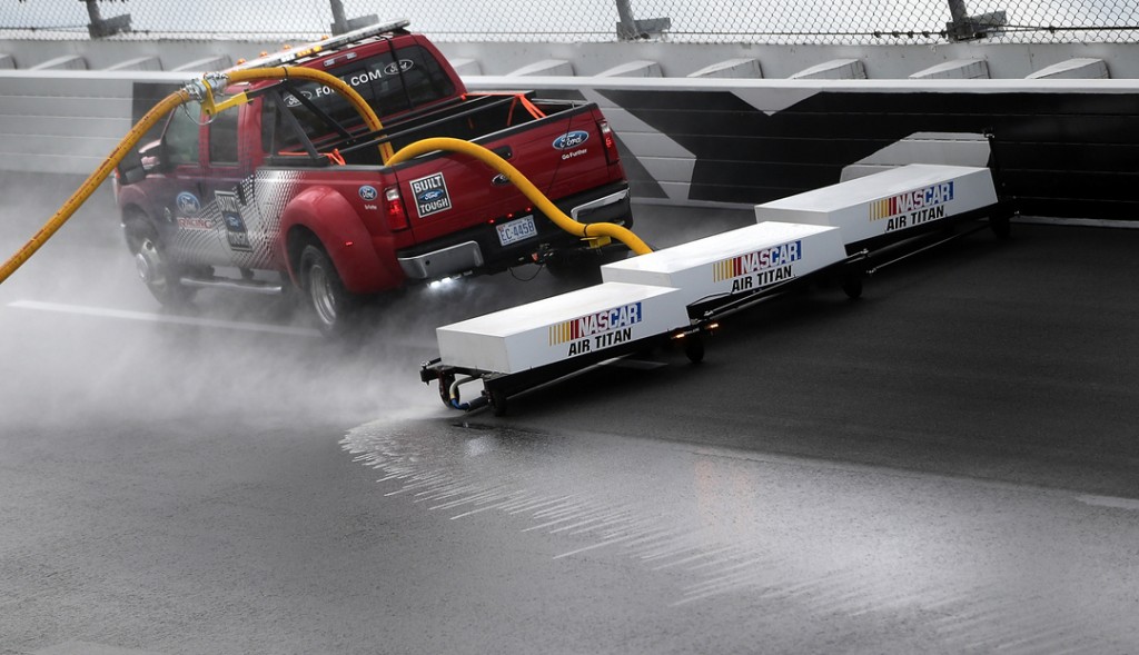 Air Titan, la máquina inventada por NASCAR que salvó el lluvioso fin de semana en Talladega