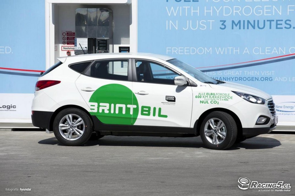 Pura innovación: Hyundai entrega las primeras unidades de su ix35 a hidrógeno