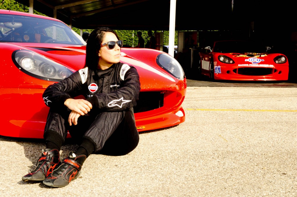 R5TV: Comentarios de la colombiana Manuela Vásquez tras Top 5 en la Ginetta Cup G50