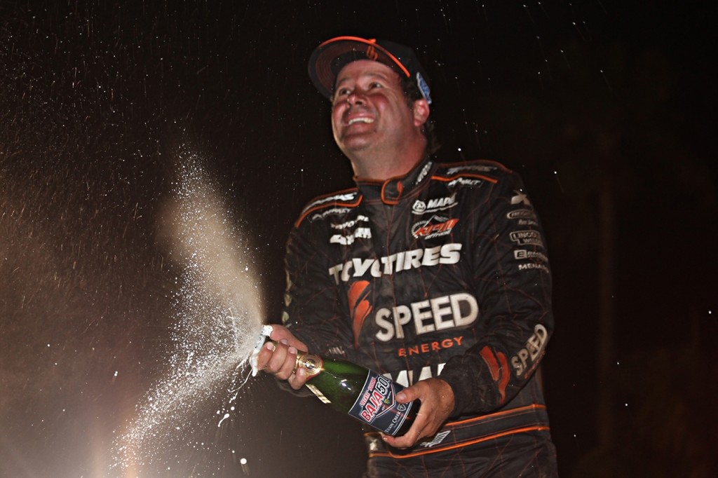 ¡Buena, loco! Robby Gordon ganó la Baja 500, parte del Dakar Challenge Series