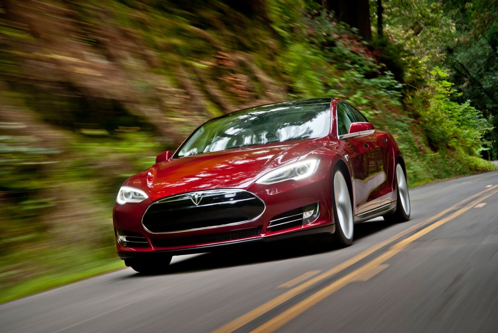 Elon Musk anuncia que el Tesla de entrada se llamará Model III