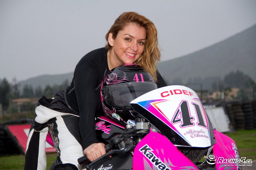 Entrevista: Conoce a Alejandra Acuña, piloto chilena de Superbike
