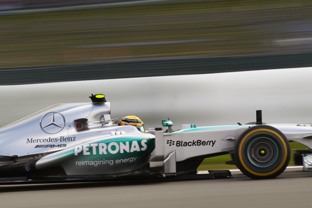 Fórmula 1: Lewis Hamilton marcó la pole position en Nurburgring