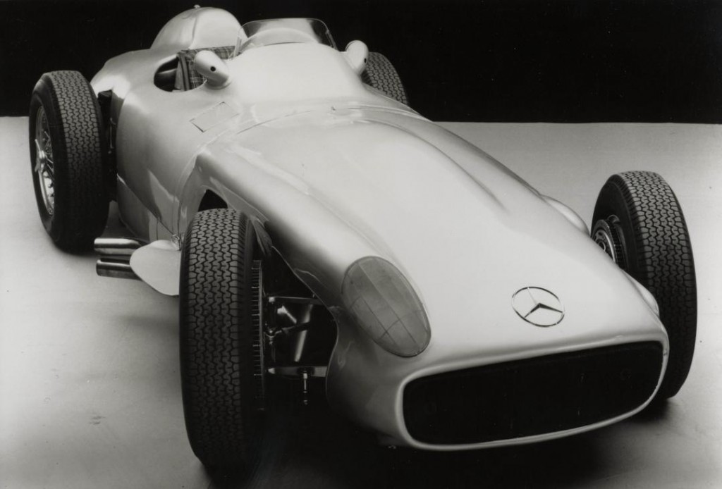 Curiosidades R5: Mercedes piloteado por Juan Manuel Fangio fue rematado … ¡por 29,6 millones de dólares!