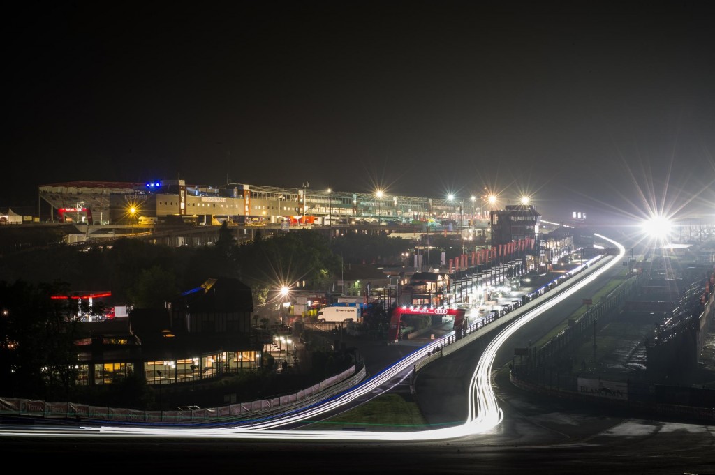 La foto: Eau Rouge