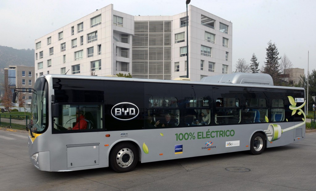 Hasta que llegó: el bus eléctrico BYD K9 realiza su primer recorrido en Chile