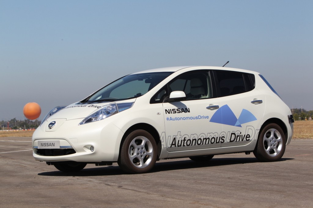 Se la juegan: Nissan promete autos autónomos para 2020