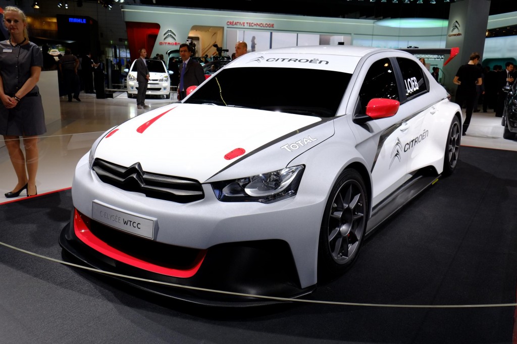 Citroen C-Elysée WTCC en todos lados: «Pechito» López prueba uno, otro se presenta en Frankfurt