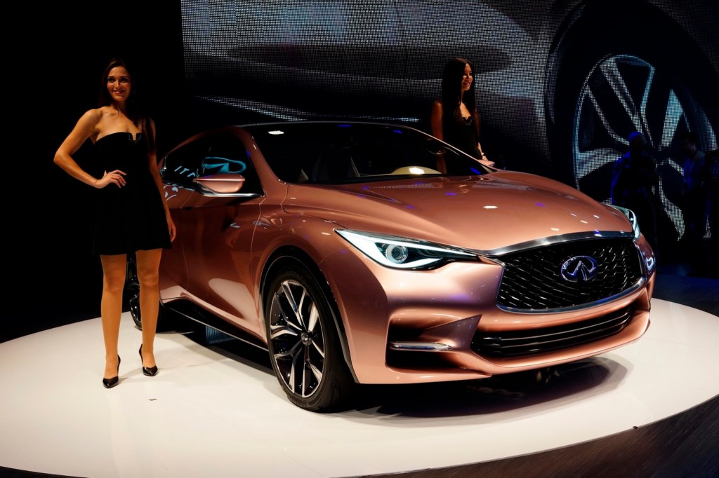 Salón de Frankfurt: Infiniti Q30 es un primo lejano del Mercedes-Benz Clase A